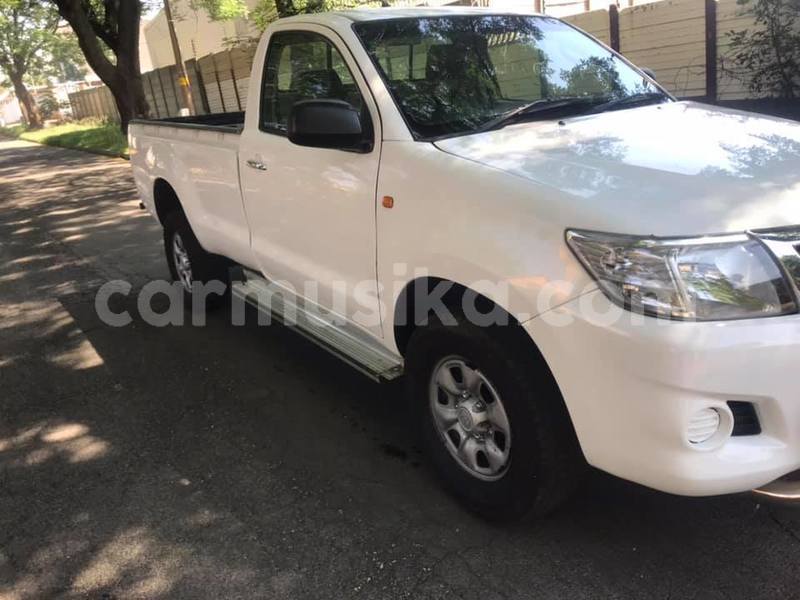 Big with watermark toyota hilux matabeleland south beitbridge 10658