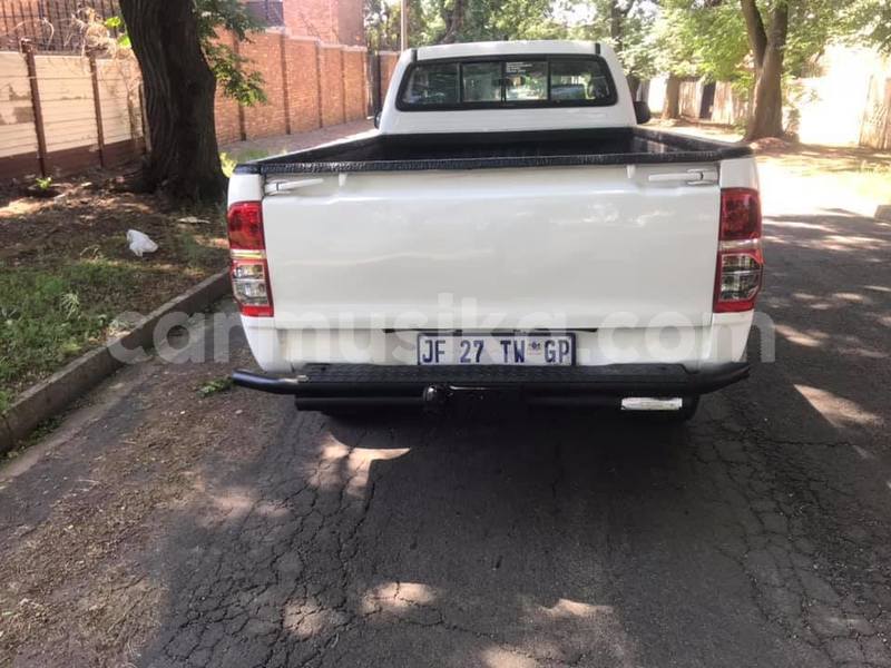 Big with watermark toyota hilux matabeleland south beitbridge 10658