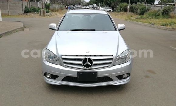 Tenga Tsaru Mercedes‒Benz C-klasse Sirivha Mota in Harare in Harare Tenga Tsaru Mercedes‒Benz C-klasse Sirivha Mota in Harare in Harare
