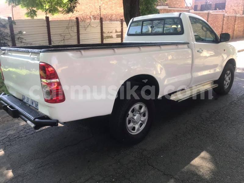 Big with watermark toyota hilux matabeleland south beitbridge 10658