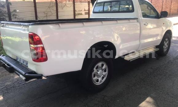 Tenga Tsaru Toyota Hilux Chena Mota in Beitbridge in Matabeleland South Tenga Tsaru Toyota Hilux Chena Mota in Beitbridge in Matabeleland South