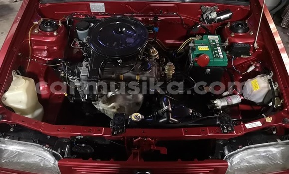 Acheter Occasion Voiture Mazda 323 Rouge à Beitbridge, Matabeleland South Acheter Occasion Voiture Mazda 323 Rouge à Beitbridge, Matabeleland South