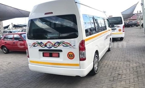 Acheter Occasion Voiture Toyota Aqua Blanc à Beitbridge, Matabeleland South Acheter Occasion Voiture Toyota Aqua Blanc à Beitbridge, Matabeleland South