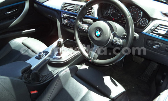 Nunua Ilio tumika BMW 3200 Bluu Gari ndani ya Beitbridge nchini Matabeleland Kusini Nunua Ilio tumika BMW 3200 Bluu Gari ndani ya Beitbridge nchini Matabeleland Kusini