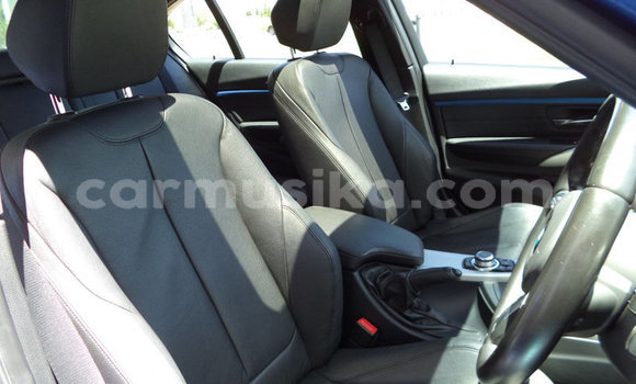 Nunua Ilio tumika BMW 3200 Bluu Gari ndani ya Beitbridge nchini Matabeleland Kusini Nunua Ilio tumika BMW 3200 Bluu Gari ndani ya Beitbridge nchini Matabeleland Kusini