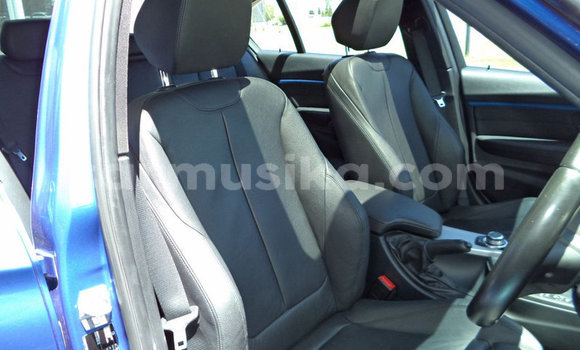 Nunua Ilio tumika BMW 3200 Bluu Gari ndani ya Beitbridge nchini Matabeleland Kusini Nunua Ilio tumika BMW 3200 Bluu Gari ndani ya Beitbridge nchini Matabeleland Kusini