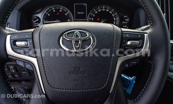 Acheter Import Voiture Toyota Land Cruiser Blanc à Import - Dubai, Harare Acheter Import Voiture Toyota Land Cruiser Blanc à Import - Dubai, Harare