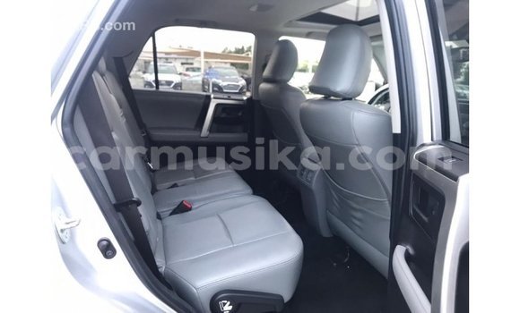Tenga Imported Toyota HiAce Zvimwe Rori in Import - Dubai in Harare Tenga Imported Toyota HiAce Zvimwe Rori in Import - Dubai in Harare