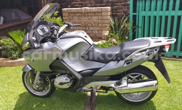 Acheter Occasion Moto BMW S 1000 Gris à Beitbridge, Matabeleland South Acheter Occasion Moto BMW S 1000 Gris à Beitbridge, Matabeleland South