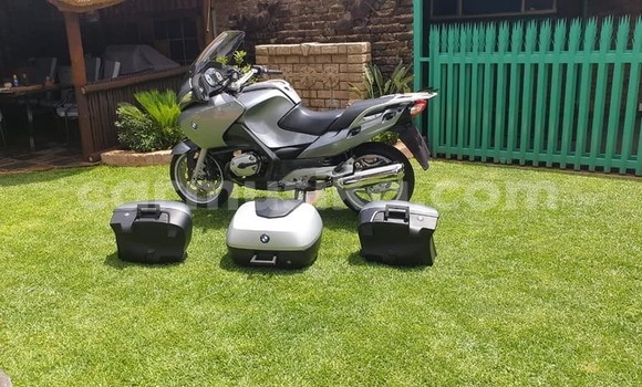 Acheter Occasion Moto BMW S 1000 Gris à Beitbridge, Matabeleland South Acheter Occasion Moto BMW S 1000 Gris à Beitbridge, Matabeleland South