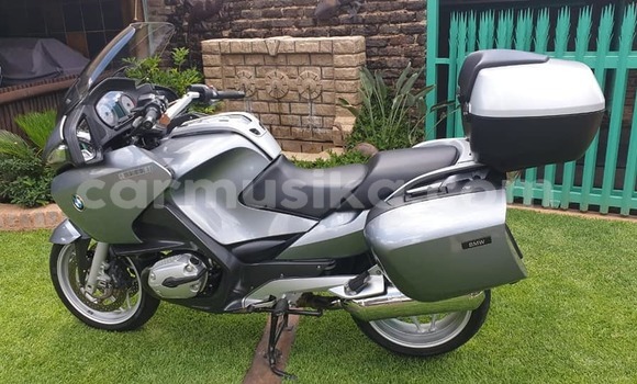 Acheter Occasion Moto BMW S 1000 Gris à Beitbridge, Matabeleland South Acheter Occasion Moto BMW S 1000 Gris à Beitbridge, Matabeleland South