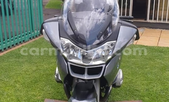 Acheter Occasion Moto BMW S 1000 Gris à Beitbridge, Matabeleland South Acheter Occasion Moto BMW S 1000 Gris à Beitbridge, Matabeleland South