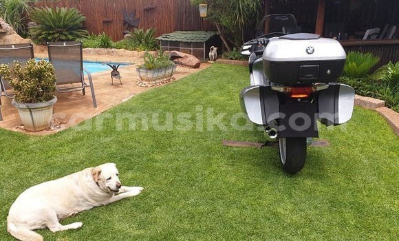 Acheter Occasion Moto BMW S 1000 Gris à Beitbridge, Matabeleland South Acheter Occasion Moto BMW S 1000 Gris à Beitbridge, Matabeleland South