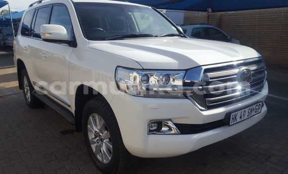 Buy Used Toyota Land Cruiser Prado White Car in Beitbridge in Matabeleland South Buy Used Toyota Land Cruiser Prado White Car in Beitbridge in Matabeleland South