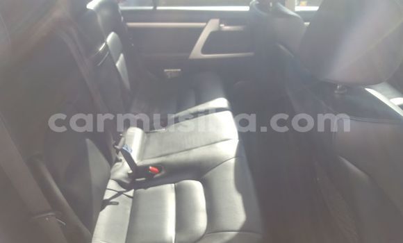 Buy Used Toyota Land Cruiser Prado White Car in Beitbridge in Matabeleland South Buy Used Toyota Land Cruiser Prado White Car in Beitbridge in Matabeleland South