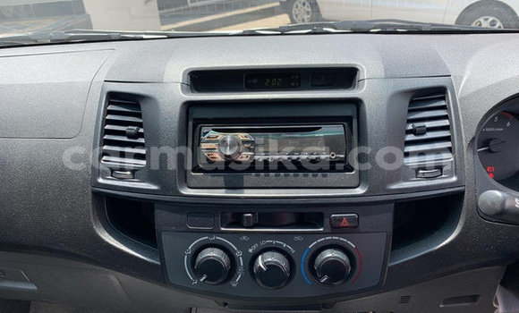 Acheter Occasion Voiture Toyota Hilux Blanc à Beitbridge, Matabeleland South Acheter Occasion Voiture Toyota Hilux Blanc à Beitbridge, Matabeleland South