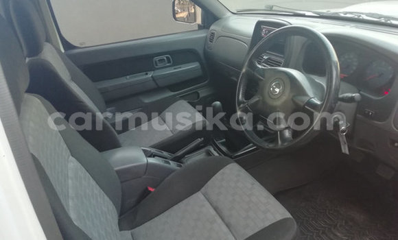 Nunua Ilio tumika Nissan NP 300 Nyeupe Gari ndani ya Beitbridge nchini Matabeleland Kusini Nunua Ilio tumika Nissan NP 300 Nyeupe Gari ndani ya Beitbridge nchini Matabeleland Kusini