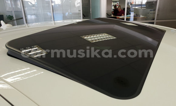 Nunua Ilio tumika Mercedes‒Benz E-klasse AMG Nyeupe Gari ndani ya Beitbridge nchini Matabeleland Kusini Nunua Ilio tumika Mercedes‒Benz E-klasse AMG Nyeupe Gari ndani ya Beitbridge nchini Matabeleland Kusini