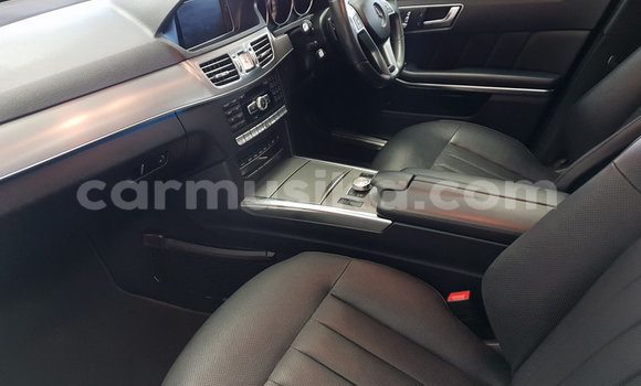 Nunua Ilio tumika Mercedes‒Benz E-klasse AMG Nyeupe Gari ndani ya Beitbridge nchini Matabeleland Kusini Nunua Ilio tumika Mercedes‒Benz E-klasse AMG Nyeupe Gari ndani ya Beitbridge nchini Matabeleland Kusini