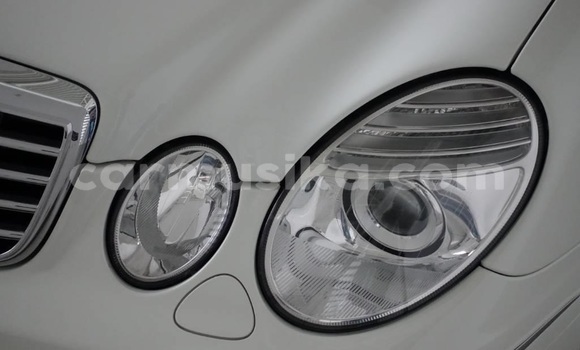 Tenga Tsaru Mercedes‒Benz E–Class Chena Mota in Beitbridge in Matabeleland South Tenga Tsaru Mercedes‒Benz E–Class Chena Mota in Beitbridge in Matabeleland South