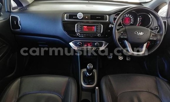 Nunua Ilio tumika Kia Rio Bluu Gari ndani ya Beitbridge nchini Matabeleland Kusini Nunua Ilio tumika Kia Rio Bluu Gari ndani ya Beitbridge nchini Matabeleland Kusini