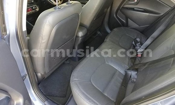 Nunua Ilio tumika Kia Rio Bluu Gari ndani ya Beitbridge nchini Matabeleland Kusini Nunua Ilio tumika Kia Rio Bluu Gari ndani ya Beitbridge nchini Matabeleland Kusini