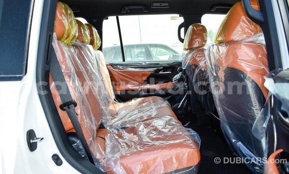 Acheter Import Voiture Lexus LX Blanc à Import - Dubai, Harare Acheter Import Voiture Lexus LX Blanc à Import - Dubai, Harare