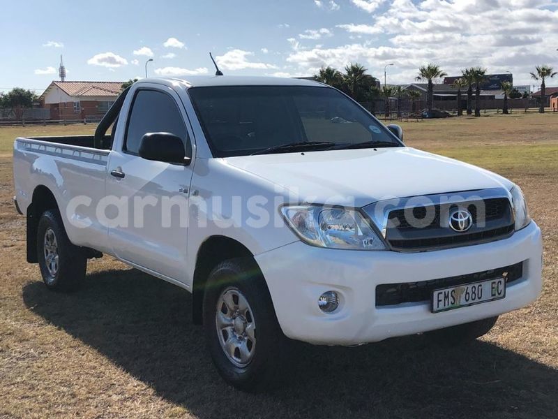 Big with watermark toyota hilux matabeleland south beitbridge 10710