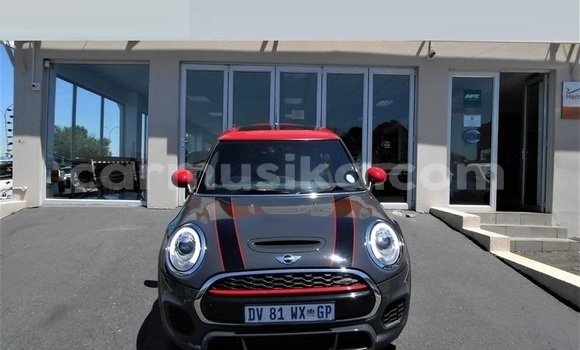 Nunua Ilio tumika MINI Cooper Nyeusi Gari ndani ya Beitbridge nchini Matabeleland Kusini Nunua Ilio tumika MINI Cooper Nyeusi Gari ndani ya Beitbridge nchini Matabeleland Kusini