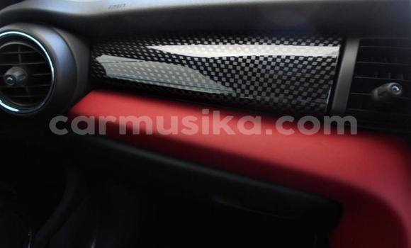 Nunua Ilio tumika MINI Cooper Nyeusi Gari ndani ya Beitbridge nchini Matabeleland Kusini Nunua Ilio tumika MINI Cooper Nyeusi Gari ndani ya Beitbridge nchini Matabeleland Kusini