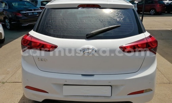 Nunua Ilio tumika Hyundai i20 Nyeupe Gari ndani ya Beitbridge nchini Matabeleland Kusini Nunua Ilio tumika Hyundai i20 Nyeupe Gari ndani ya Beitbridge nchini Matabeleland Kusini