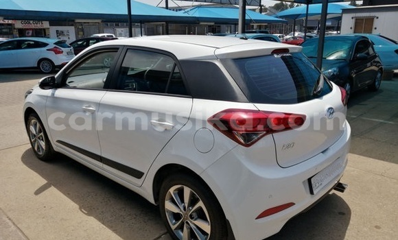 Nunua Ilio tumika Hyundai i20 Nyeupe Gari ndani ya Beitbridge nchini Matabeleland Kusini Nunua Ilio tumika Hyundai i20 Nyeupe Gari ndani ya Beitbridge nchini Matabeleland Kusini