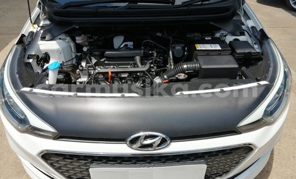 Nunua Ilio tumika Hyundai i20 Nyeupe Gari ndani ya Beitbridge nchini Matabeleland Kusini Nunua Ilio tumika Hyundai i20 Nyeupe Gari ndani ya Beitbridge nchini Matabeleland Kusini