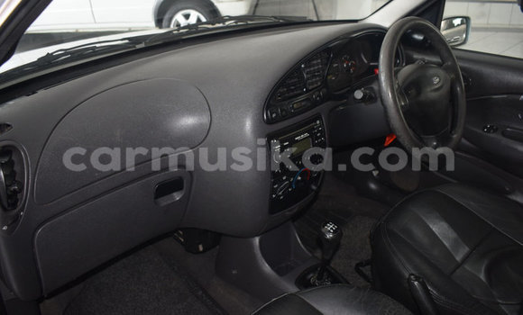 Acheter Occasion Voiture Ford B-MAX Blanc à Beitbridge, Matabeleland South Acheter Occasion Voiture Ford B-MAX Blanc à Beitbridge, Matabeleland South