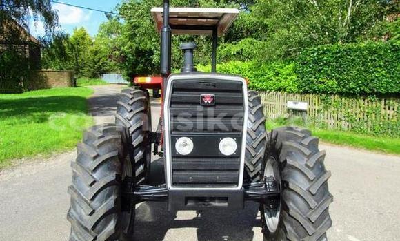 Nunua Ilio tumika Man D20 Nyekundu Lori ndani ya Beitbridge nchini Matabeleland Kusini Nunua Ilio tumika Man D20 Nyekundu Lori ndani ya Beitbridge nchini Matabeleland Kusini