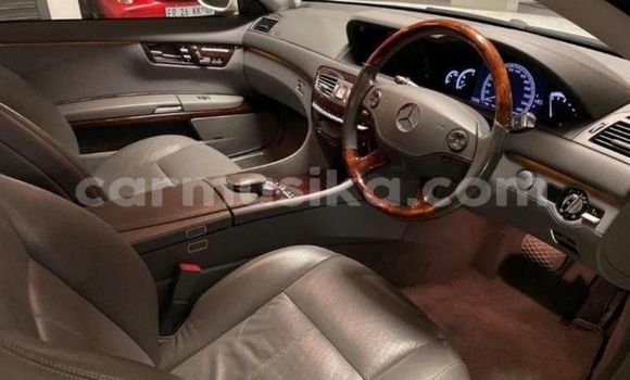 Acheter Occasion Voiture Mercedes‒Benz C-klasse Blanc à Beitbridge, Matabeleland South Acheter Occasion Voiture Mercedes‒Benz C-klasse Blanc à Beitbridge, Matabeleland South