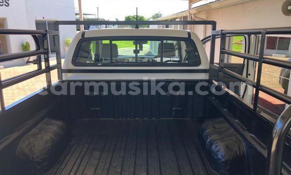 Acheter Occasion Voiture Toyota Hilux Blanc à Beitbridge, Matabeleland South Acheter Occasion Voiture Toyota Hilux Blanc à Beitbridge, Matabeleland South