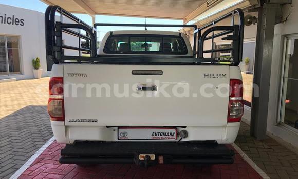 Acheter Occasion Voiture Toyota Hilux Blanc à Beitbridge, Matabeleland South Acheter Occasion Voiture Toyota Hilux Blanc à Beitbridge, Matabeleland South