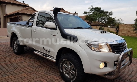 Acheter Occasion Voiture Toyota Hilux Blanc à Beitbridge, Matabeleland South Acheter Occasion Voiture Toyota Hilux Blanc à Beitbridge, Matabeleland South