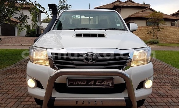 Acheter Occasion Voiture Toyota Hilux Blanc à Beitbridge, Matabeleland South Acheter Occasion Voiture Toyota Hilux Blanc à Beitbridge, Matabeleland South