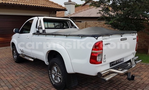 Acheter Occasion Voiture Toyota Hilux Blanc à Beitbridge, Matabeleland South Acheter Occasion Voiture Toyota Hilux Blanc à Beitbridge, Matabeleland South