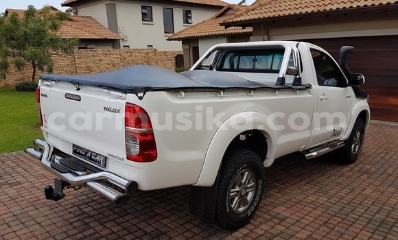 Acheter Occasion Voiture Toyota Hilux Blanc à Beitbridge, Matabeleland South Acheter Occasion Voiture Toyota Hilux Blanc à Beitbridge, Matabeleland South