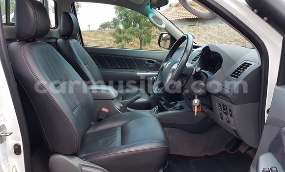 Acheter Occasion Voiture Toyota Hilux Blanc à Beitbridge, Matabeleland South Acheter Occasion Voiture Toyota Hilux Blanc à Beitbridge, Matabeleland South