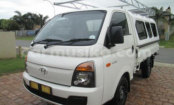 Tenga Tsaru Hyundai H1 Chena Mota in Beitbridge in Matabeleland South Tenga Tsaru Hyundai H1 Chena Mota in Beitbridge in Matabeleland South