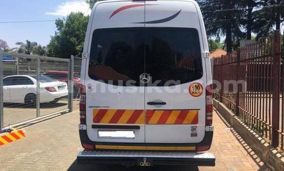 Acheter Occasion Voiture Mercedes‒Benz W108 Blanc à Beitbridge, Matabeleland South Acheter Occasion Voiture Mercedes‒Benz W108 Blanc à Beitbridge, Matabeleland South