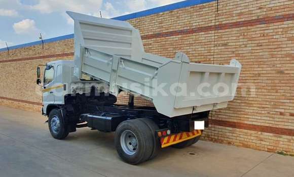 Nunua Ilio tumika Hino 300 Series Nyingine Lori ndani ya Beitbridge nchini Matabeleland Kusini Nunua Ilio tumika Hino 300 Series Nyingine Lori ndani ya Beitbridge nchini Matabeleland Kusini