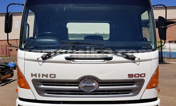 Tenga Tsaru Hino 300 Series Zvimwe Rori in Beitbridge in Matabeleland South Tenga Tsaru Hino 300 Series Zvimwe Rori in Beitbridge in Matabeleland South