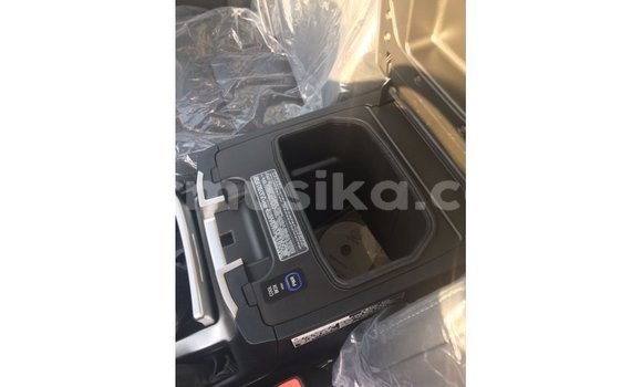 Acheter Import Voiture Toyota Land Cruiser Noir à Import - Dubai, Harare Acheter Import Voiture Toyota Land Cruiser Noir à Import - Dubai, Harare