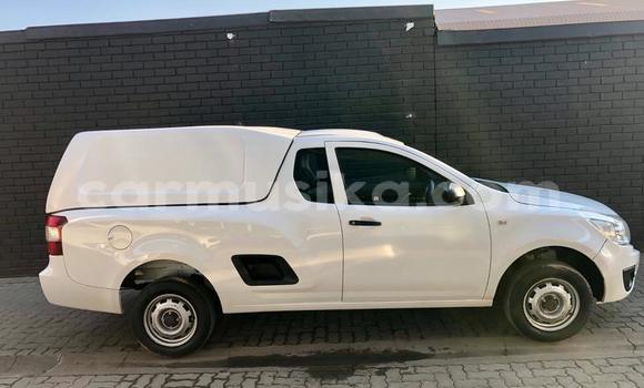 Acheter Occasion Voiture Chevrolet Corsa Blanc à Bulawayo, Bulawayo Acheter Occasion Voiture Chevrolet Corsa Blanc à Bulawayo, Bulawayo