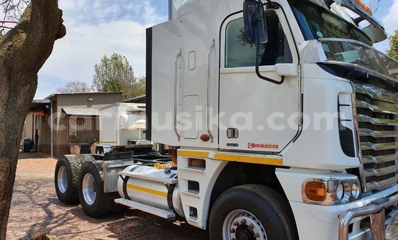 Nunua Ilio tumika DAF CF Nyeupe Lori ndani ya Beitbridge nchini Matabeleland Kusini
